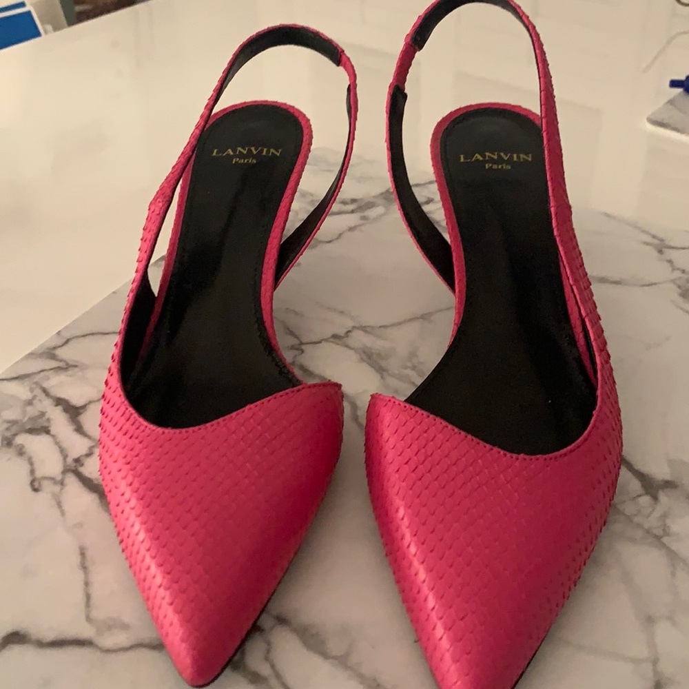 New Fuschia LANVIN  DeCollette Pump